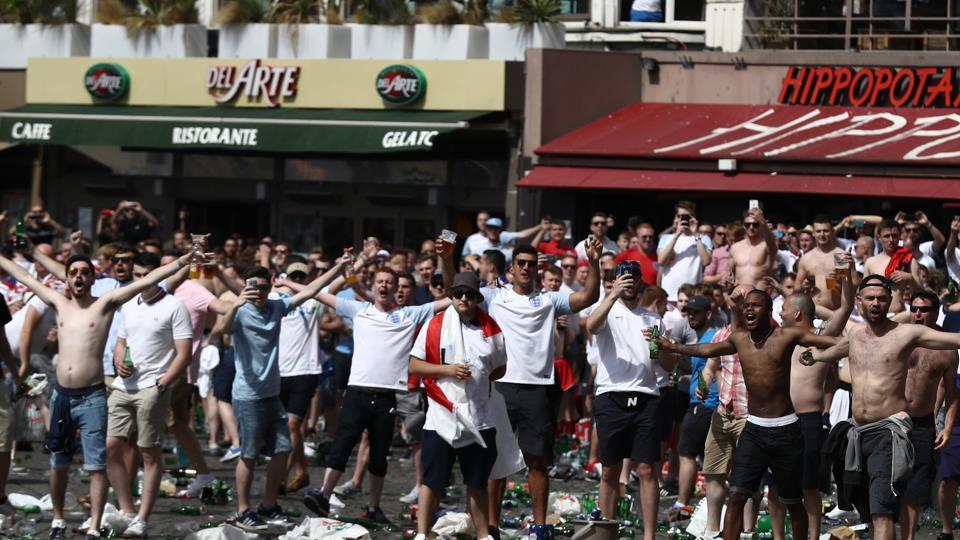 Hundreds of banned Russian football hooligans cleared to attend World Cup  2018 fixtures after being barred for attacking other fans