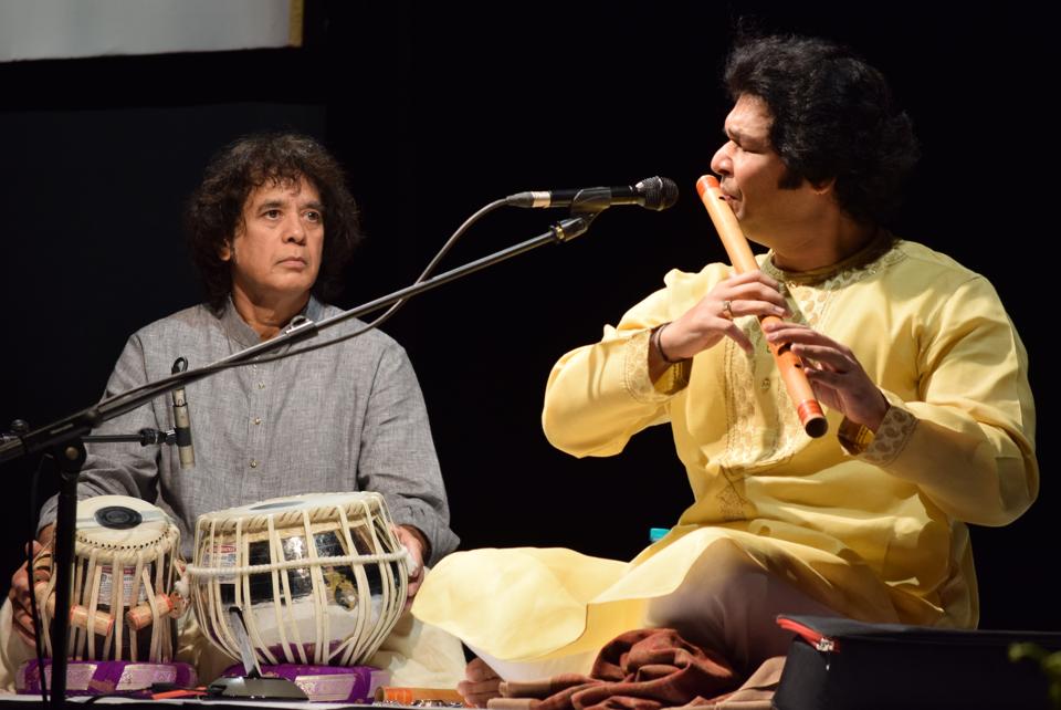 Catch Zakir Hussain, Rakesh Chaurasia live in concert Mumbai news