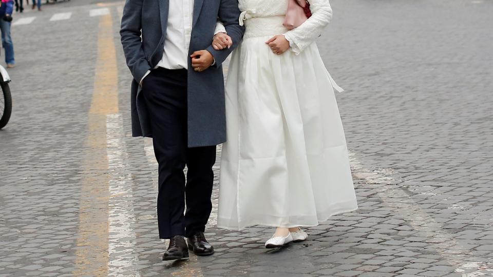 Us Woman With Cancer Gets Married In Hospital Hours Before Her Death World News Hindustan Times