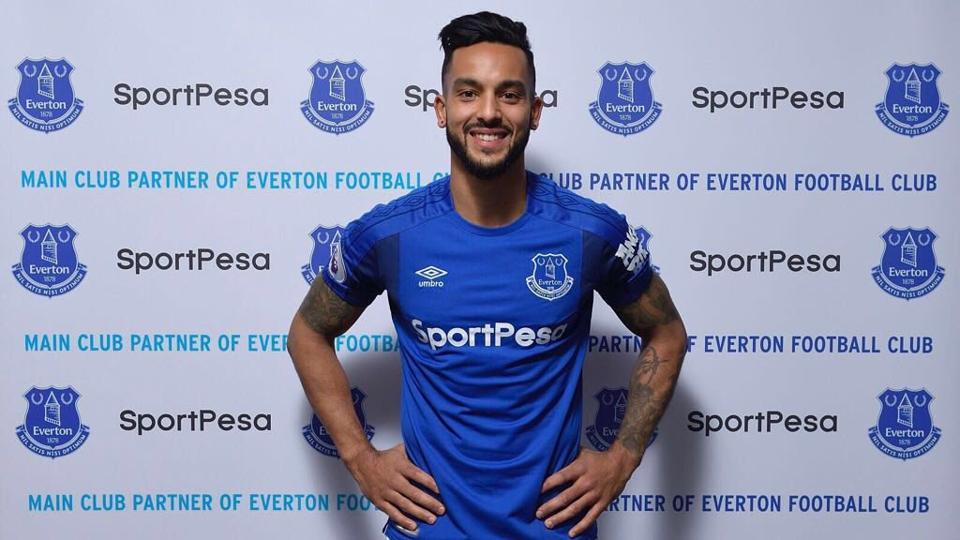 Everton Fc Sign Theo Walcott From Arsenal Fc Football News Hindustan Times