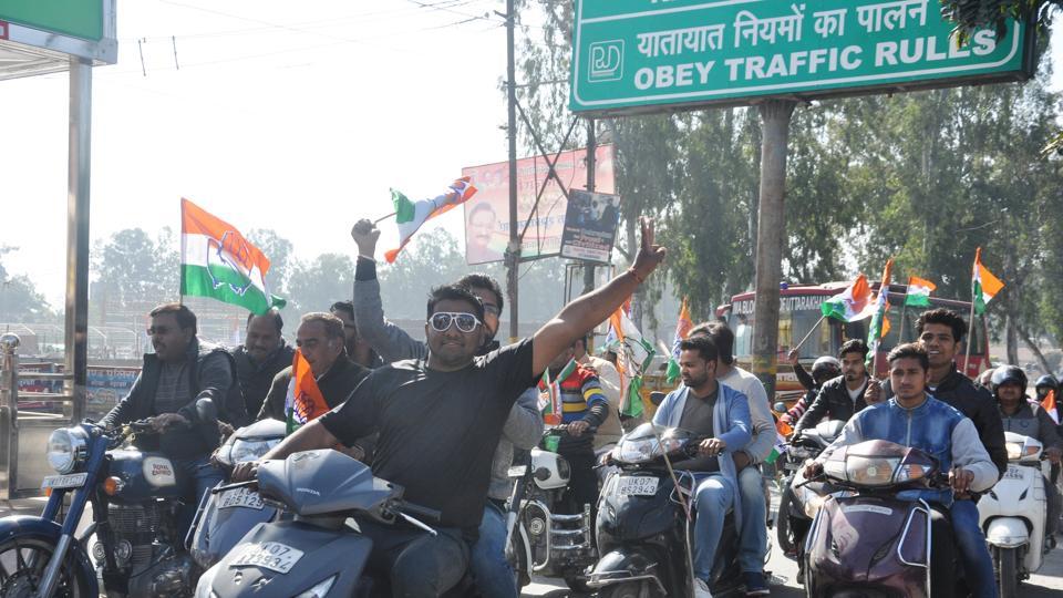 Traffic rules go for a toss in Cong bike rally in Dehradun Hindustan