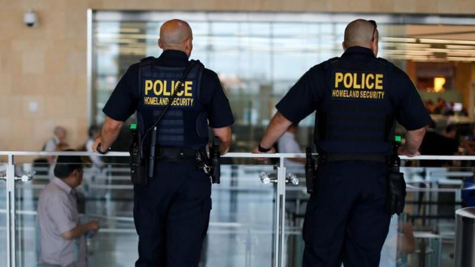Mexico May Allow US Air Marshals To Use Stun Guns On Flights Official 