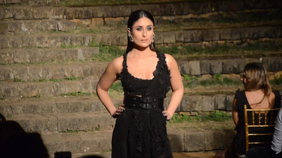 Kareena Kapoor looks stunning in Anamika Khanna outfit at LFW finale. See pics