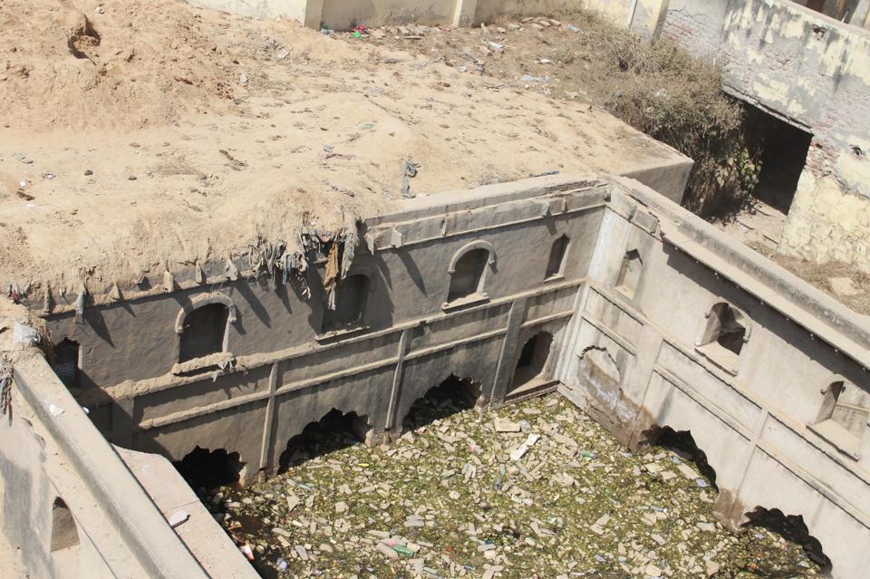 Gurgaon Activists vow campaign to save Badshahpur stepwell Hindustan