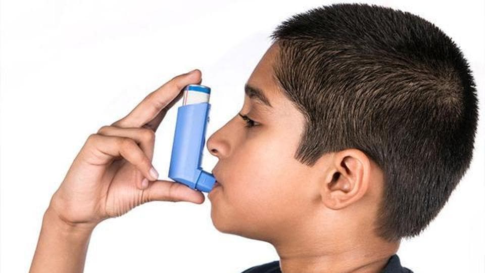 Кашель и рвота у подростка. Ребенок с бронхиальной астмой картинка для дете. Бенрализумаб при бронхиальной астме. Свистящее дыхание картинка.