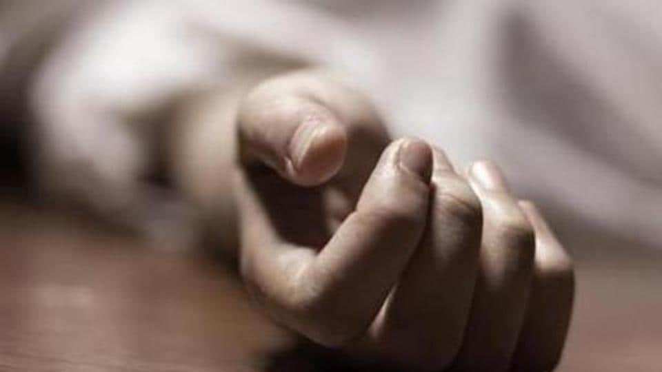 Desi X Video With Blackmail - Bengal woman commits suicide after school students post nude photos online  | Kolkata - Hindustan Times