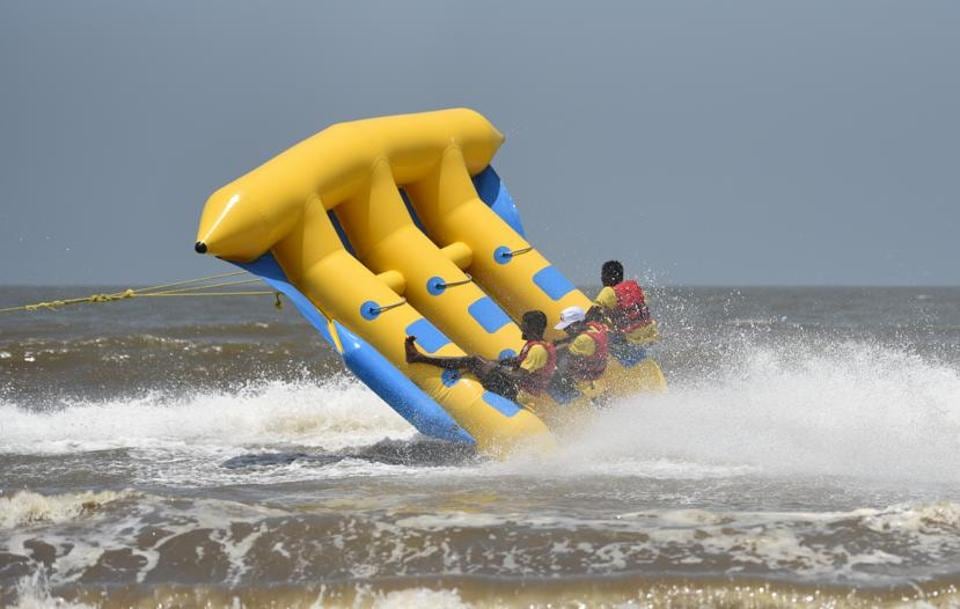Jet Ski Or Flying Fish All New Ways To Beat The Heat At Mumbai S Beaches Hindustan Times Adventurers are here for a treat in alibaug as there are so many different activities, including water rides, water sports, adventure games, camping. jet ski or flying fish all new ways to