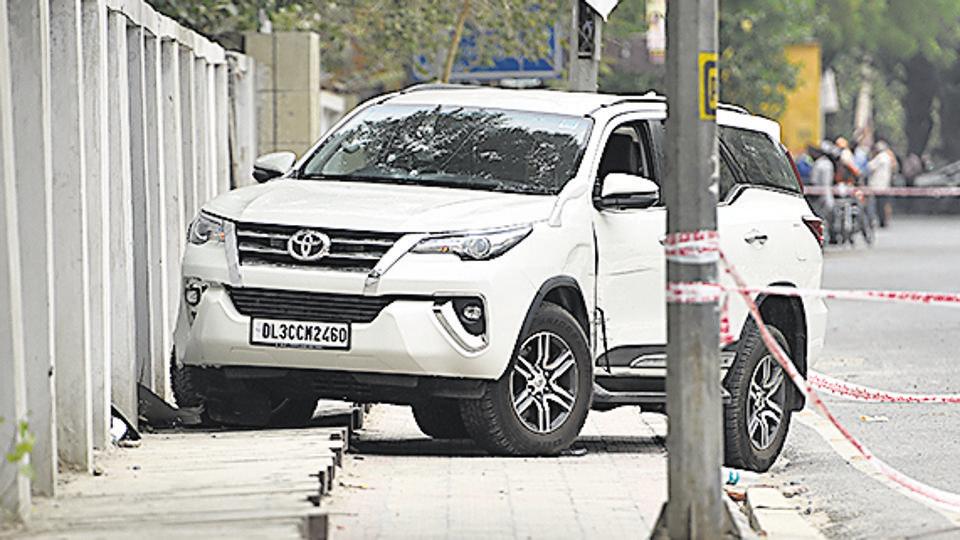 Fortuner outlet police car