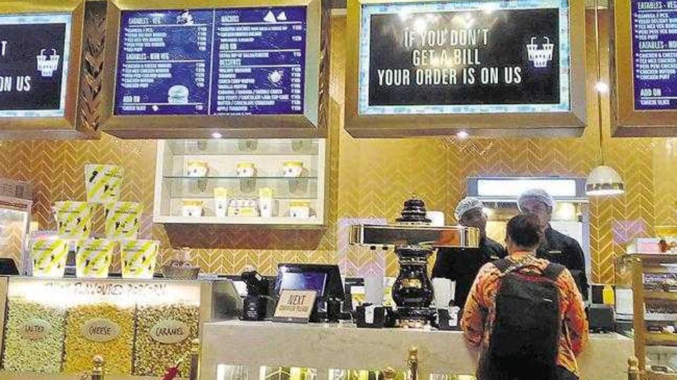 mns-activists-beat-up-pvr-manager-over-popcorn-vada-pav-prices-at-pune