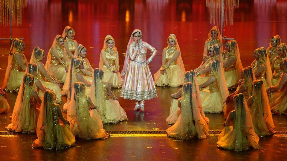 Rekha made sure people saw Amitabh Bachchan in her performance at IIFA