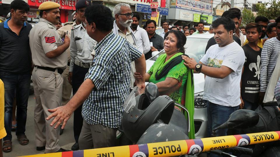 11 family members died in delhi