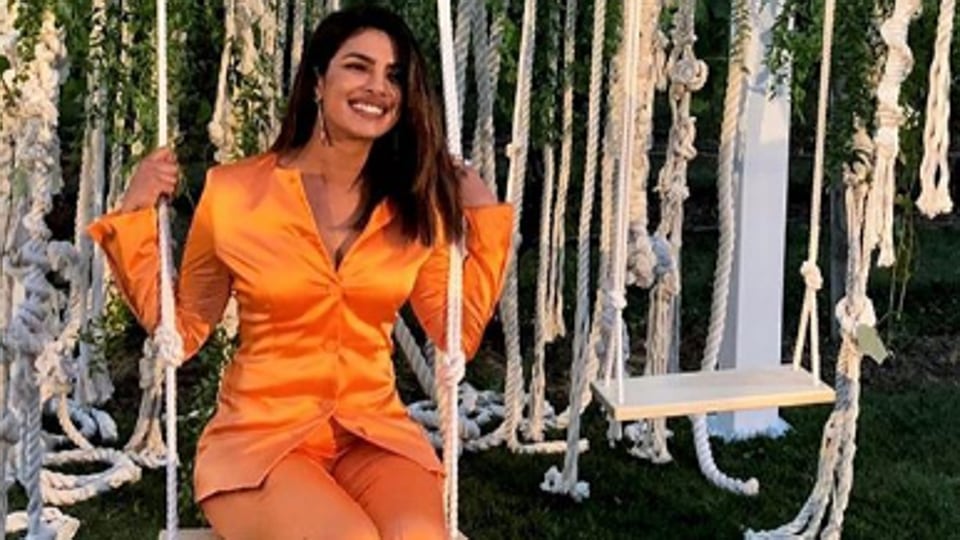 Priyanka Chopra’s glowy new photo deserves a romantic comment from ...