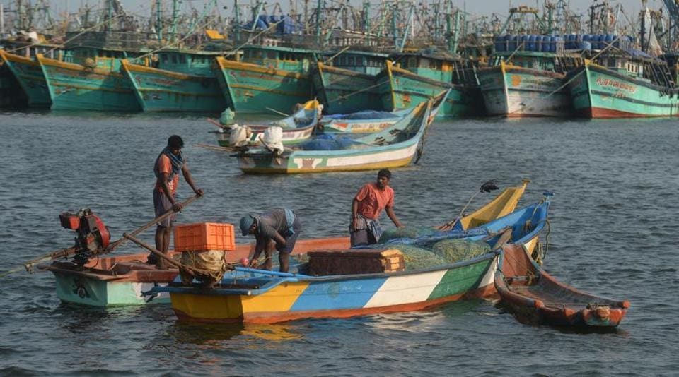 Tamil Nadu and Andha Pradesh fishermen fight over regulations