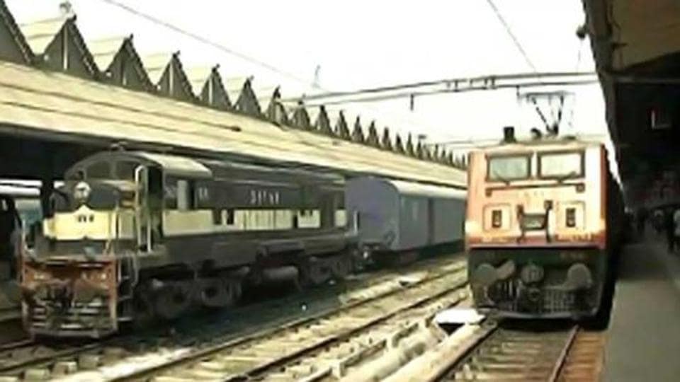 Four travelling on footboard of Chennai train killed after they hit a