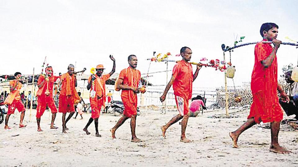 15 Muslims put on saffron clothes, join Kanwar Yatra from UP to