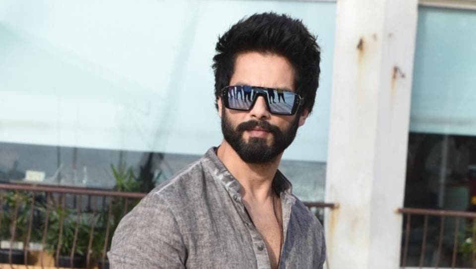 Shahid Kapoor Thanks Fans For Their Wishes Cautions Them To Avoid His Hacked Accounts Hindustan Times Shahid kapoor was seen in a close uncovered look, late night yesterday, entering olive bar and kitchen at khar. shahid kapoor thanks fans for their