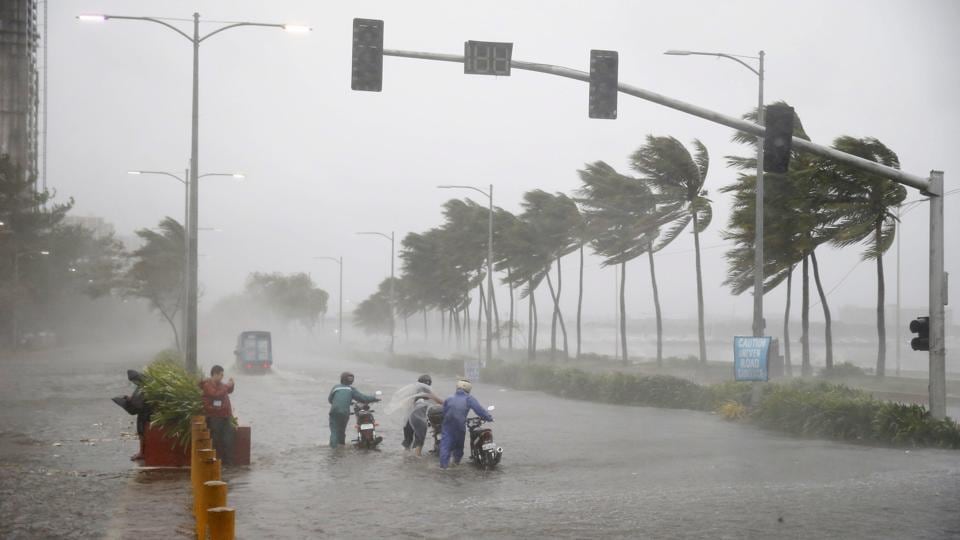 ‘It felt like the end of the world’ Typhoon Mangkhut leaves a trail of