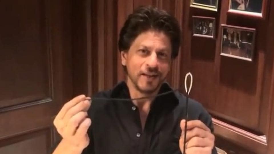 Shah Rukh Khan’s too smart to lose a Sui Dhaaga challenge. Watch this funny video