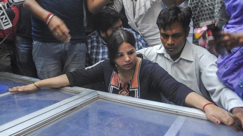 ‘Why did police shoot’ Family of Apple executive killed in UP wants CBI probe Latest News