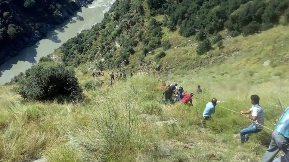 Sonepat Captain killed, lieutenant injured as car falls into gorge in Dharamshala