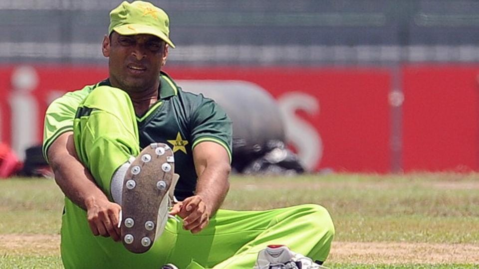 shoaib akhtar bowling shoes