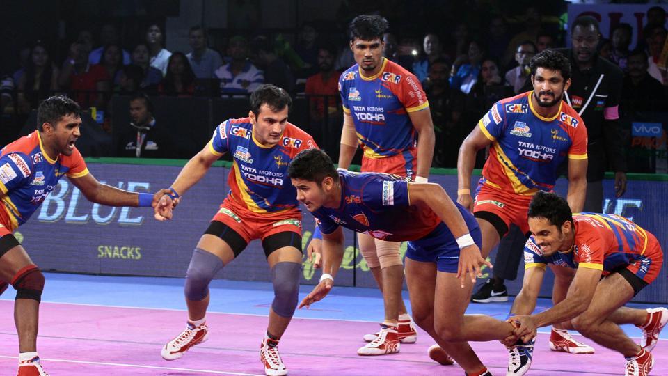 Pro Kabaddi League 2018: UP Yoddha Edge Out Dabang Delhi In Thriller ...