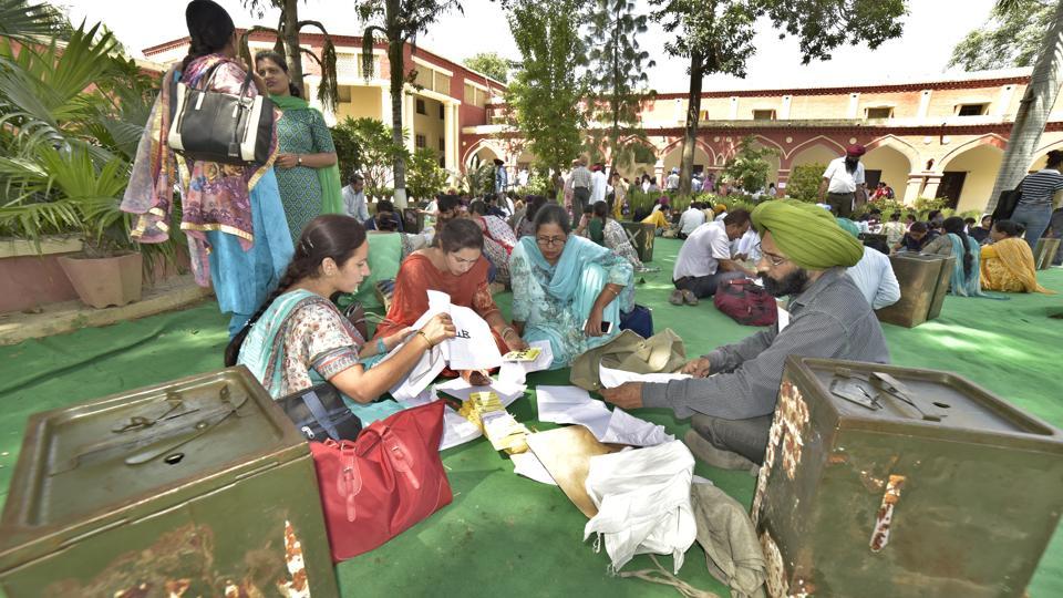 Jammu And Kashmir Panchayat Polls: Voting Begins Amid High Security ...