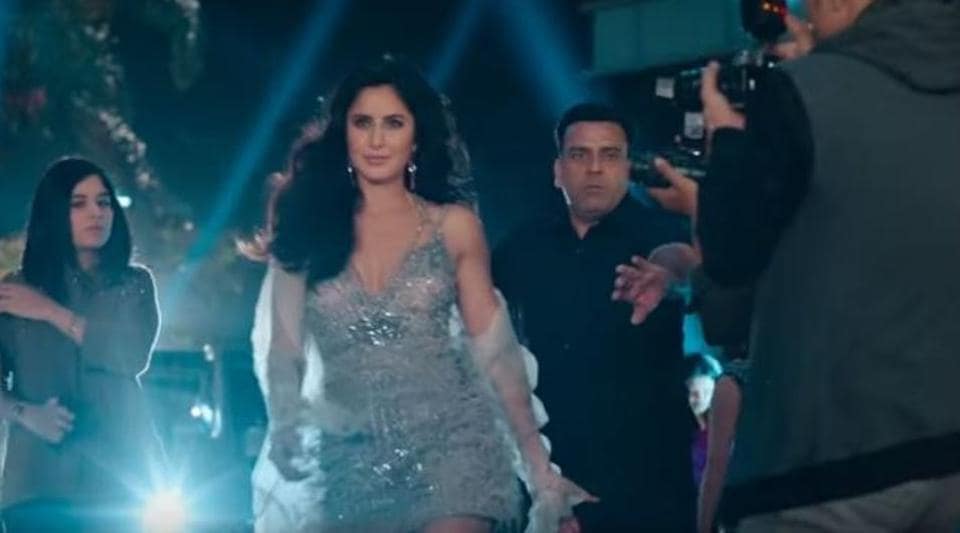 Zero song Heer Badnaam features Katrina Kaif, Shah Rukh Khan and a  surprise. Watch video | Bollywood