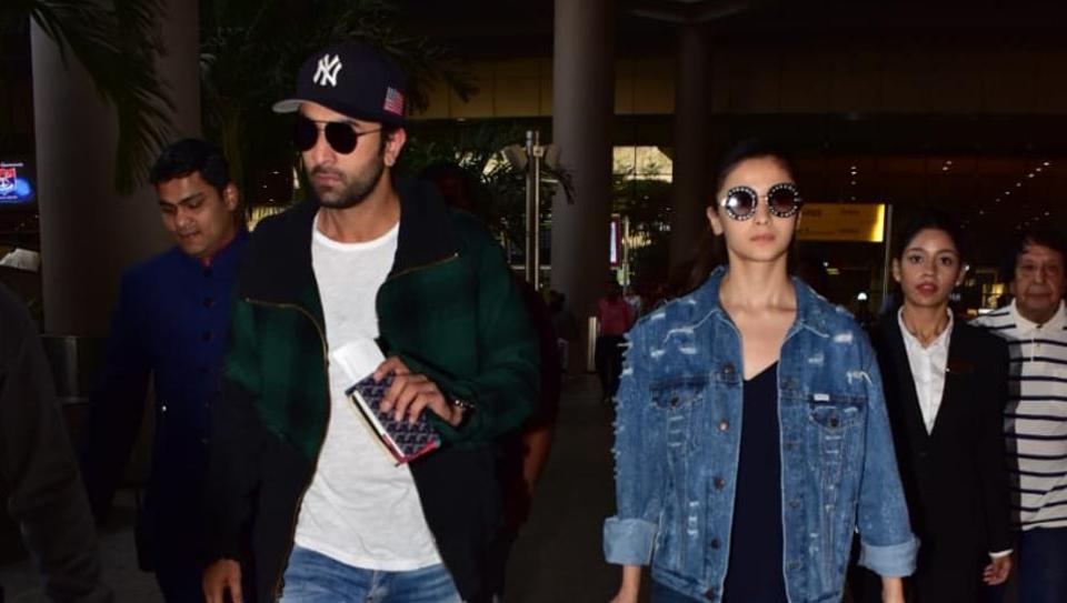 Alia Bhatt, Ranbir Kapoor return to Mumbai, snapped at airport. See ...