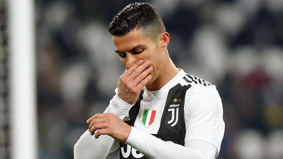 Cristiano Ronaldo Unveils His New Hairstyle During Juventus Training   GoalBall