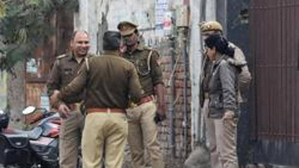 Ex-SIMI member accused of sedition held at Varanasi airport | Hindustan ...