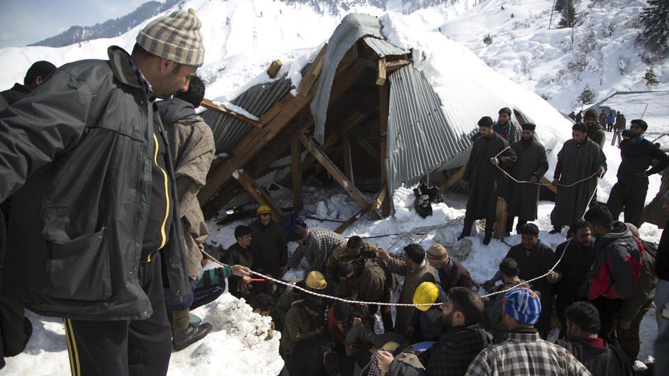 11 Killed As Avalanches Strike Parts Of Kashmir | Latest News India ...