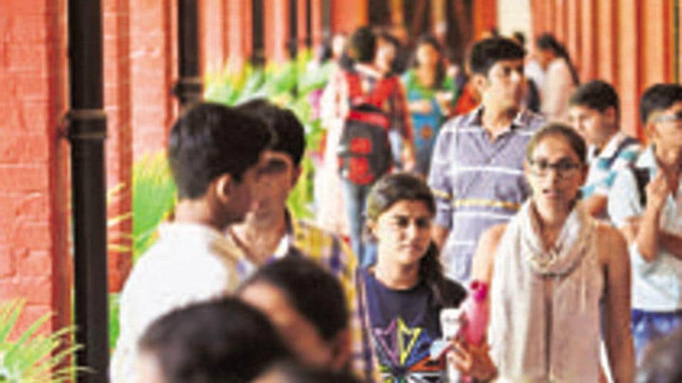 Delhi University orders process to revise curriculum, faces objections