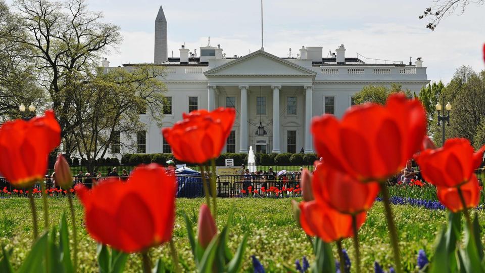 Man’s clothing fire sparks White House emergency officials World