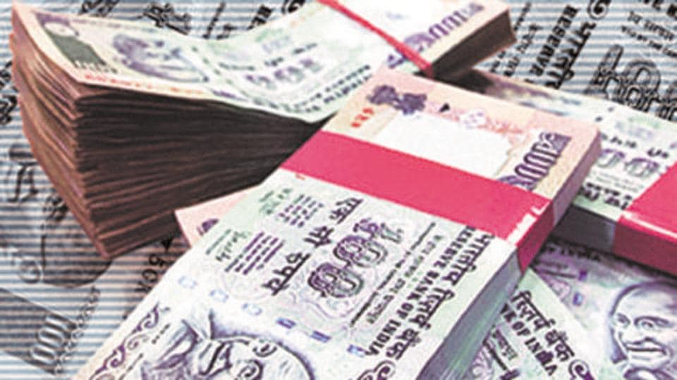 Gurugram man robs uncle’s currency exchange staffer, held