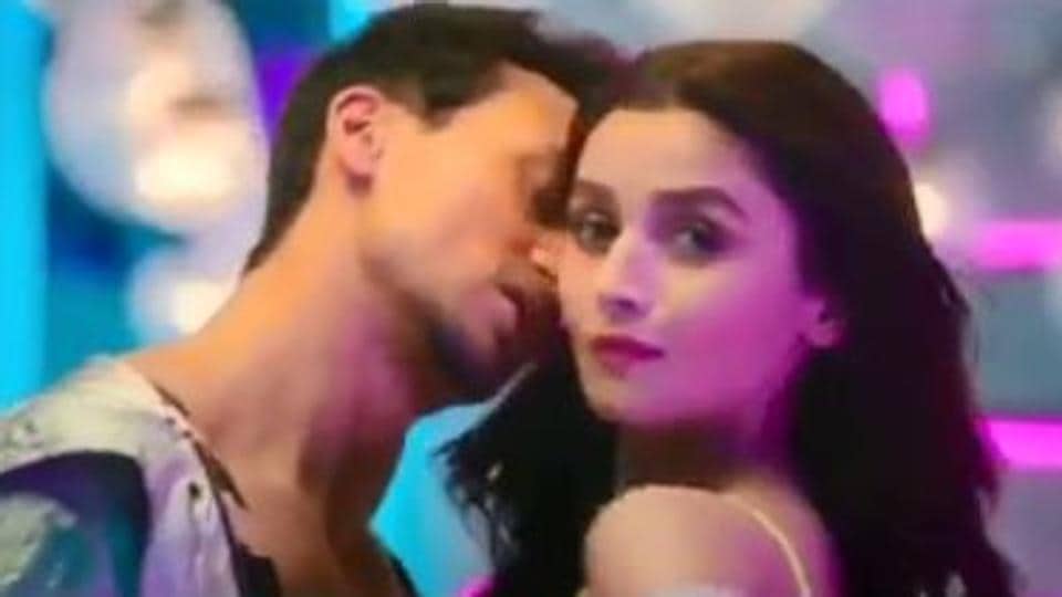 960px x 540px - Alia Bhatt shares teaser of Student of the Year 2 song Hook Up, flirts with Tiger  Shroff. Watch here | Bollywood - Hindustan Times