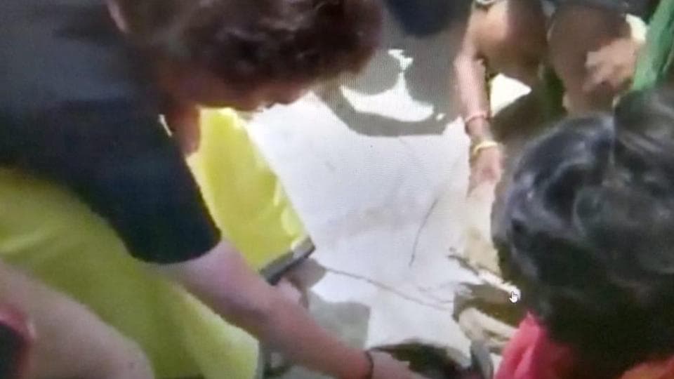 Lok Sabha elections 2019: ‘It’s fine’, says Priyanka Gandhi with snake in hand during UP campaign