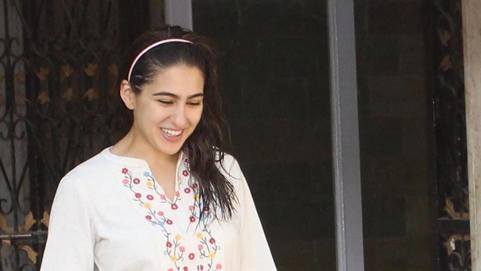 Sara Ali Khan’s White Kurta Is Quite Affordable At Rs 2,200. Get Her ...