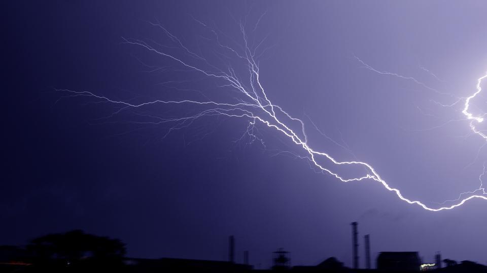 Thunder and light rain likely in Pune over the next 2 days