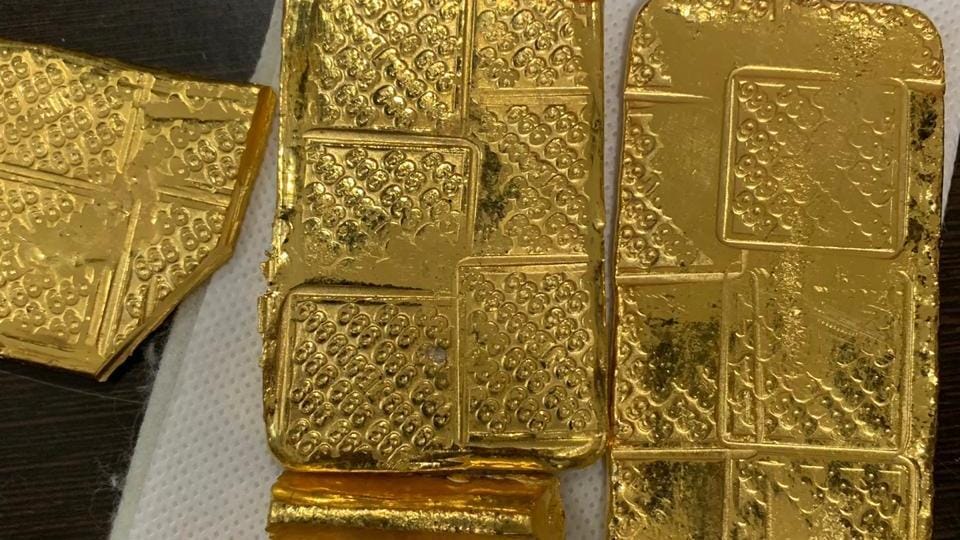 32kg gold bars worth ₹10 crore seized at Mumbai airport; 7 held Mumbai news Hindustan Times