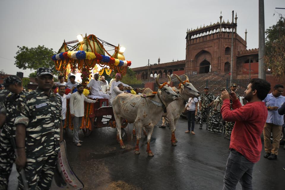 3 dead, 7 injured as Lord Jagannath’s chariot hits power line Latest
