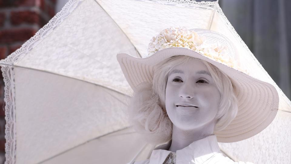 Statues come to life at Europe’s biggest “living statue” festival in