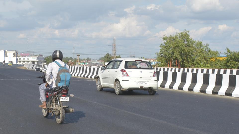 Mumbai’s Juhu Tara Road bridge reopens for light vehicles Mumbai