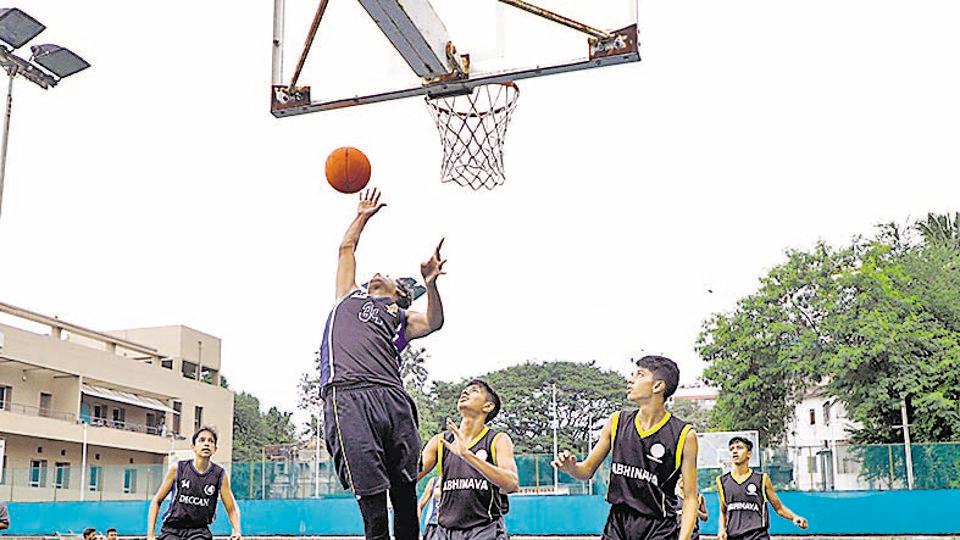 Deccan Gymkhana clash with Sports Arena in u18 district basketball