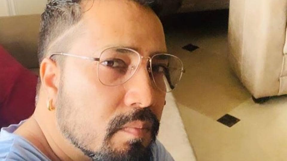 Post ban, Mika Singh wants to apologise to the nation for his gig in Pakistan, says FWICE president