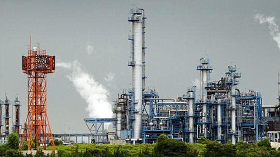 How much better natural gas is than coal in terms of emissions depends on how much methane escapes during the course of extracting, shipping, and using natural gas. (HT Photo) How much better natural gas is than coal in terms of emissions depends on how much methane escapes during the course of extracting, shipping, and using natural gas. (HT Photo)