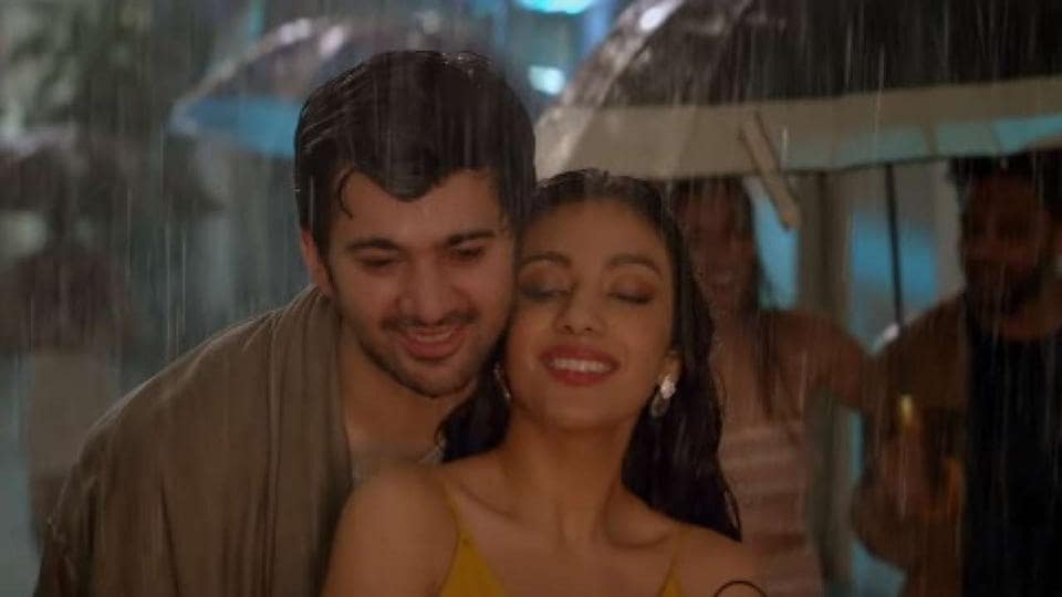 Pal Pal Dil Ke Paas trailer: Sunny Deol presents son Karan Deol in a mushy love story, watch