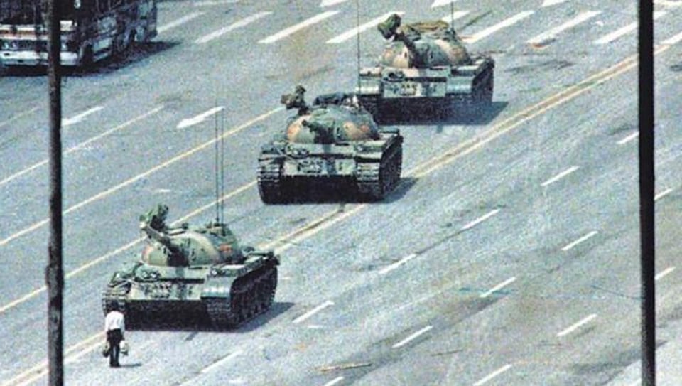 tank man tiananmen square video