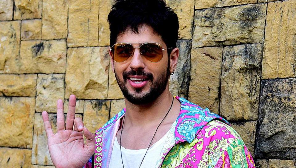 Sidharth Malhotra feels ‘surreal’ to graduate from a shared one-bedroom apartment to his new house