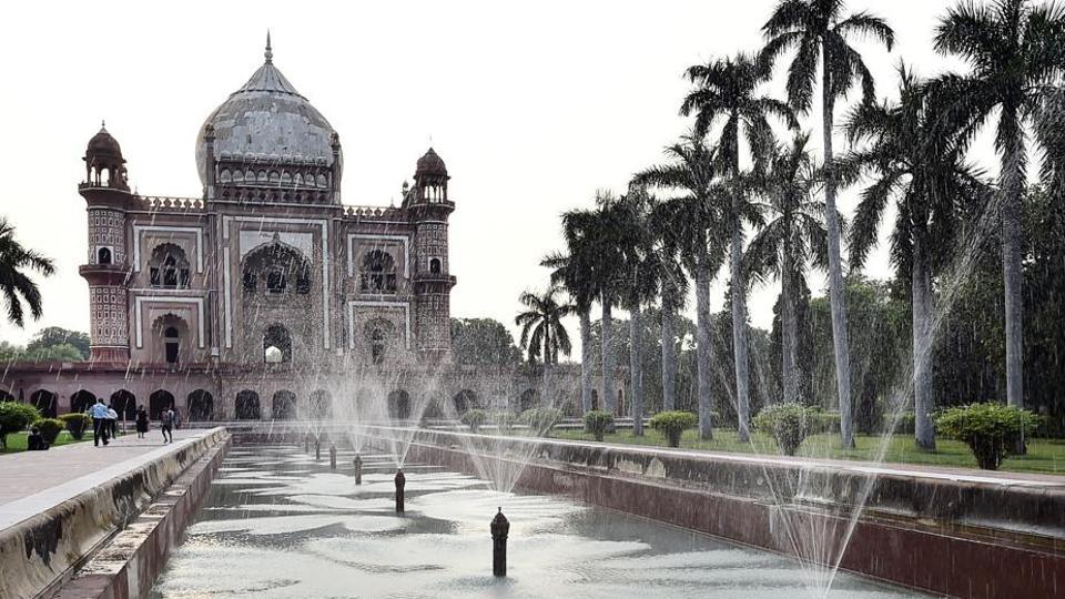 Nine fountains at Mughal-era tomb of Safdarjung spring up to former glory | Hindustan Times